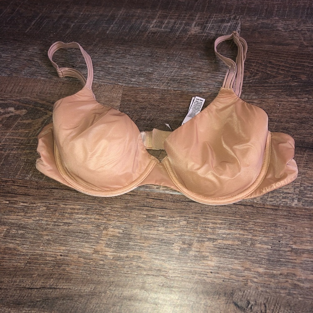 Victoria’s Secret nude bra